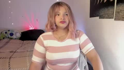 chloe_kisses online show from May 2, 11:38 am