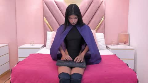 Chloe online show from March 8, 11:25 am