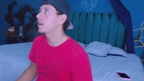 chloe_magnusknight_ online show from April 12, 4:00 pm