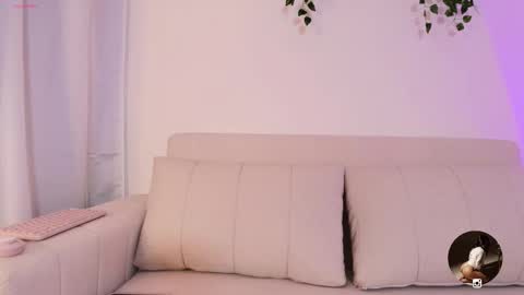 Snapshot of chloe_morgans chatting on October 17, 10:30 am chloe online show from October 17, 10:30 am