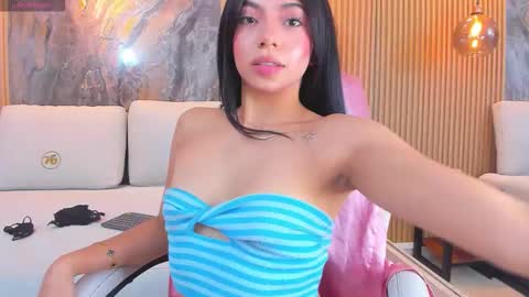  CHLOE  online show from November 18, 6:55 pm