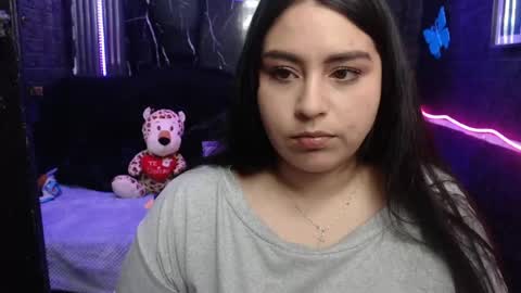 chloe_smith5 online show from May 8, 7:08 pm