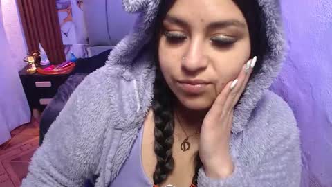 chloe_smith5 online show from December 5, 7:00 pm