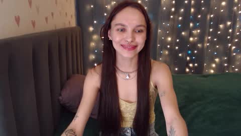 Chloe online show from February 22, 2:30 pm