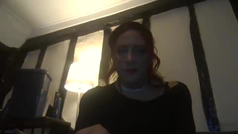 chloe_vern online show from June 4, 12:05 am
