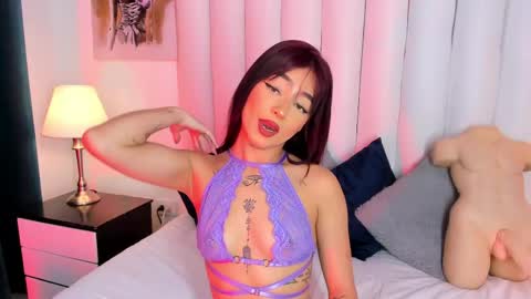 chloe_wilson7 online show from May 14, 11:30 am