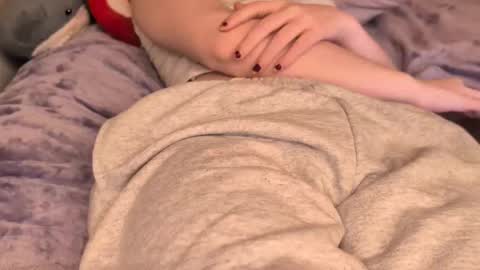 Chloe Hollis online show from November 14, 11:28 pm