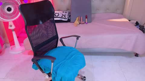Chloe rosse online show from May 14, 1:48 am