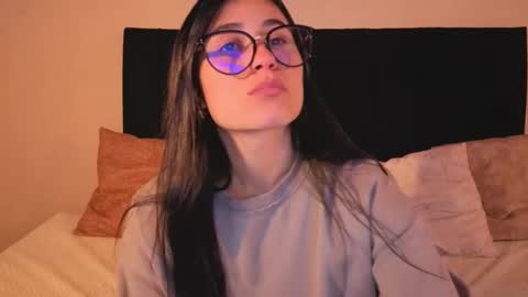 ChloeTurner  online show from September 13, 10:01 pm