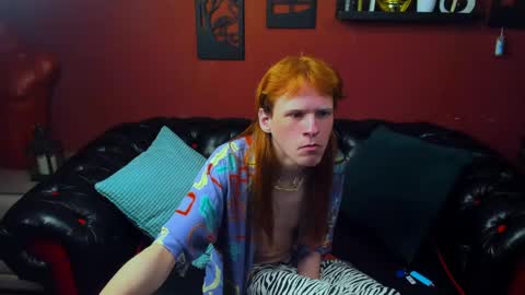 Chloe online show from May 17, 1:31 pm