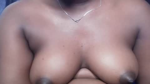 chocoslut22 online show from December 22, 6:31 am