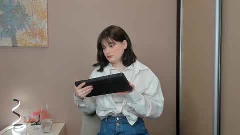 Cassandra online show from March 27, 4:51 am