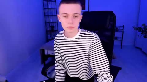   Chris Brown  online show from February 26, 4:27 pm