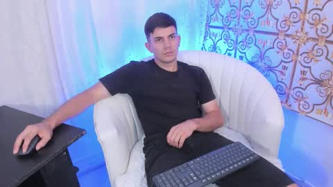 Chris Diamond23 online show from March 24, 2:12 pm