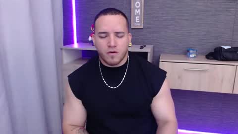 chris_huntter online show from October 26, 4:06 pm