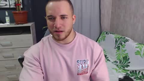 chris_huntter online show from February 15, 8:11 pm