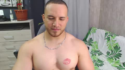 chris_huntter online show from February 7, 9:58 pm