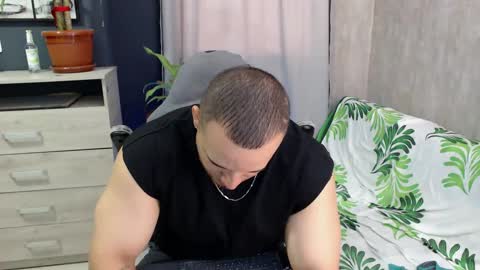 chris_huntter online show from February 26, 6:15 pm