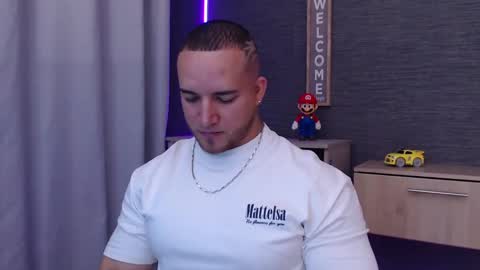 chris_huntter online show from October 28, 2:01 am