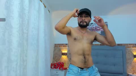 chris_kizz online show from December 21, 2:36 pm