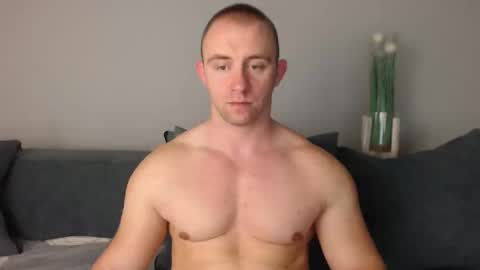 chrisbigbiceps online show from January 24, 6:35 pm