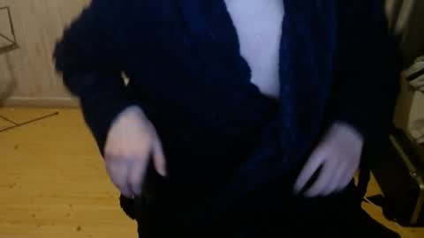 Snapshot of chriser_xxx chatting on January 4, 11:59 pm chriser_xxx online show from January 4, 11:59 pm