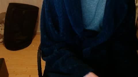 Snapshot of chriser_xxx chatting on December 11, 6:52 pm chriser_xxx online show from December 11, 6:52 pm