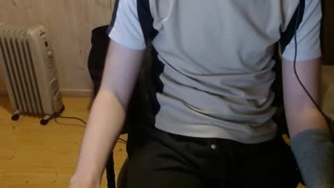 Snapshot of chriser_xxx chatting on January 5, 3:02 pm chriser_xxx online show from January 5, 3:02 pm