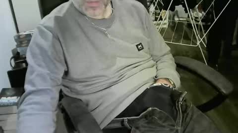 chrisprngr online show from January 12, 9:44 pm