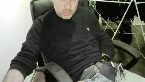 Snapshot of chrisprngr chatting on January 20, 1:32 pm chrisprngr online show from January 20, 1:32 pm