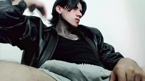 Snapshot of chriss_opp chatting on March 3, 1:42 am CHRIS  INDEPENT MODEL online show from March 3, 1:42 am