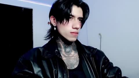 Snapshot of chriss_opp chatting on February 23, 3:18 pm CHRIS  INDEPENT MODEL online show from February 23, 3:18 pm