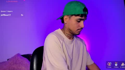 Christian Wang online show from December 5, 8:39 pm