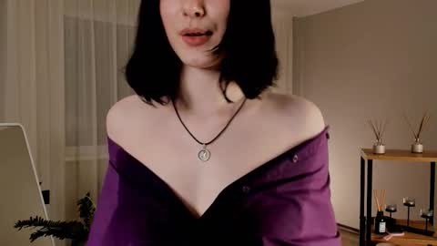 christaschrecongost online show from February 6, 7:16 pm