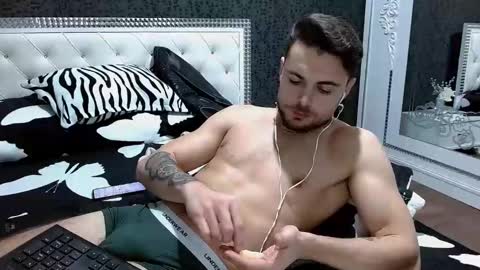 Snapshot of christianhot_ chatting on December 10, 5:00 pm Master Gab online show from December 10, 5:00 pm