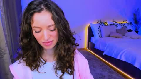 Snapshot of christinaconteeree chatting on September 24, 6:36 pm christinaconteeree online show from September 24, 6:36 pm