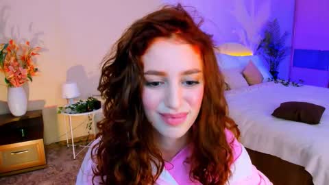 Snapshot of christinaconteeree chatting on October 10, 8:35 pm christinaconteeree online show from October 10, 8:35 pm