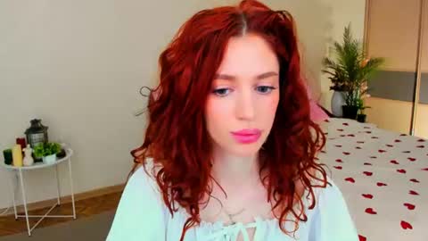 christinaconteeree online show from June 26, 8:25 pm