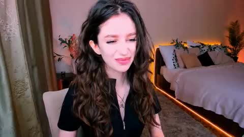 Snapshot of christinaconteeree chatting on September 29, 7:35 pm christinaconteeree online show from September 29, 7:35 pm