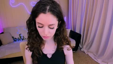 Snapshot of christinaconteeree chatting on September 23, 1:27 pm christinaconteeree online show from September 23, 1:27 pm