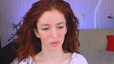 christinaconteeree online show from June 24, 7:32 pm