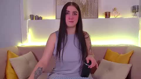 Snapshot of christinamilton chatting on February 28, 12:43 am Christina online show from February 28, 12:43 am