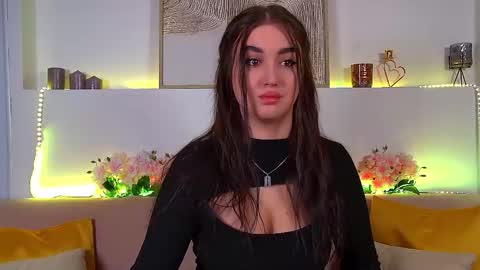 Snapshot of christinamilton chatting on February 18, 9:53 pm Christina online show from February 18, 9:53 pm