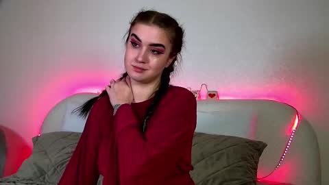 Snapshot of christinamilton chatting on February 17, 9:43 pm Christina online show from February 17, 9:43 pm