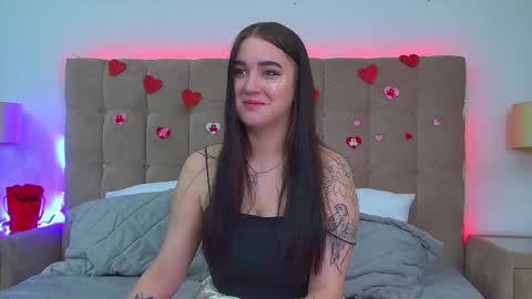 Snapshot of christinamilton chatting on February 11, 10:07 pm Christina online show from February 11, 10:07 pm