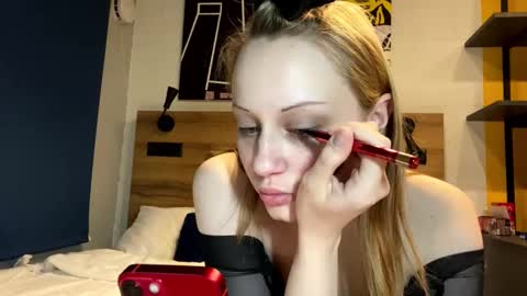 Bella online show from March 4, 4:26 pm