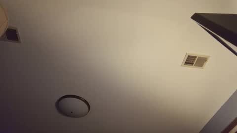 chrisw8121 online show from March 6, 5:39 am