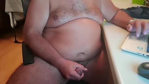 Snapshot of chub_bm chatting on October 8, 9:43 pm chub bm online show from October 8, 9:43 pm