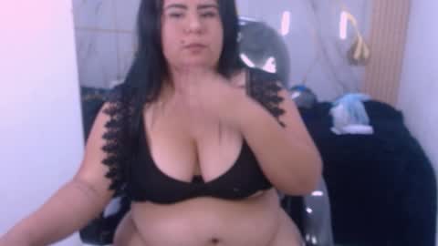 Snapshot of chuby_pau chatting on October 9, 3:01 am paula online show from October 9, 3:01 am