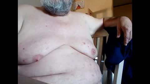 chubyluver11896 online show from October 31, 2:28 pm